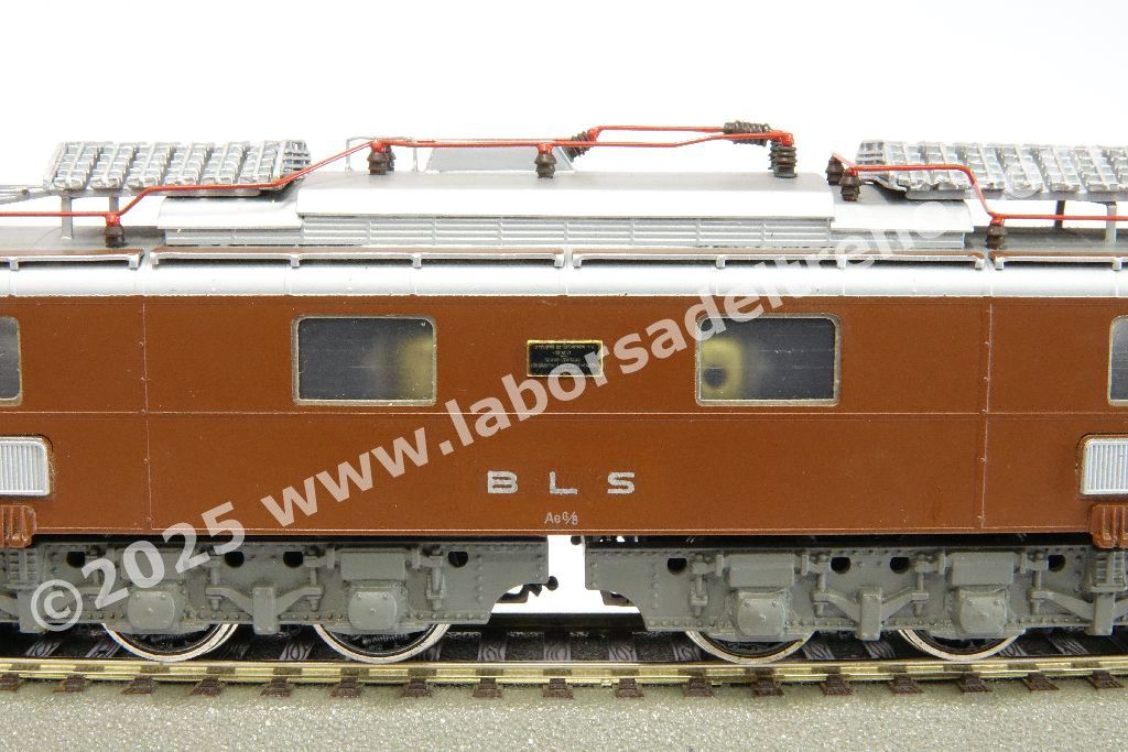Loco elettrica Ae 6/8 della BLS, livrea marrone, ep. III/IV - realizzazione in ottone