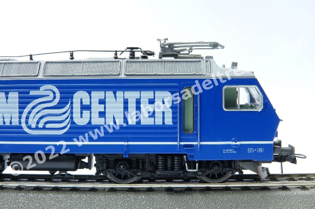 Loco el. E 446 446 della Sudostbahn (ex Re 4/4 IV SBB), livrea blu  'Seedamm Center' ep. V