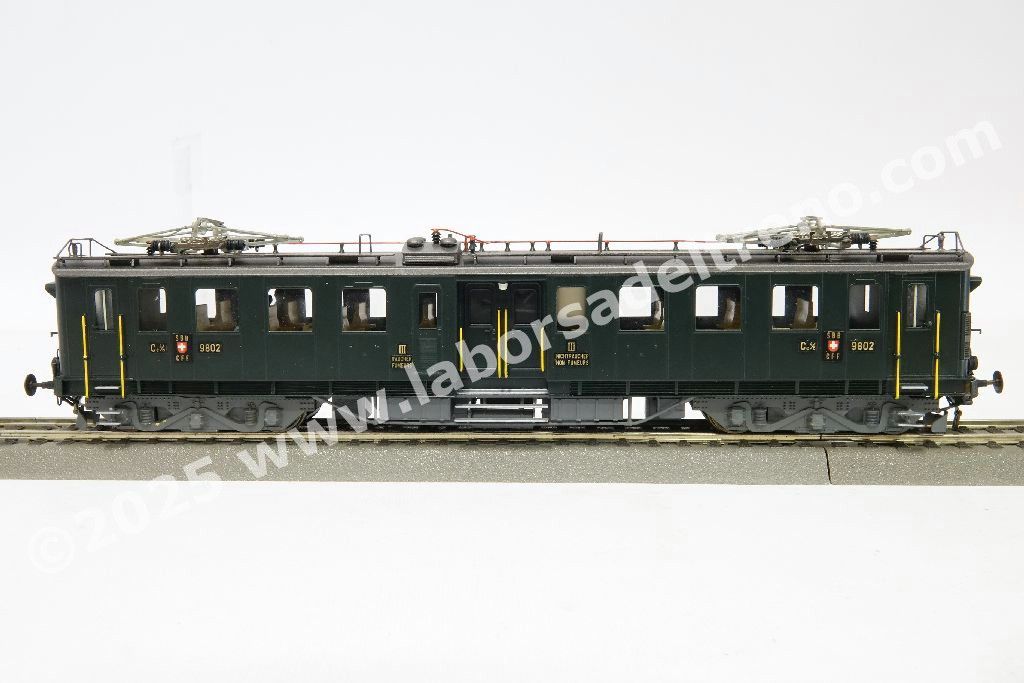 Elettromotrice Ce 4/6 delle SBB, livrea verde abete, logo a scudo, ep. III
