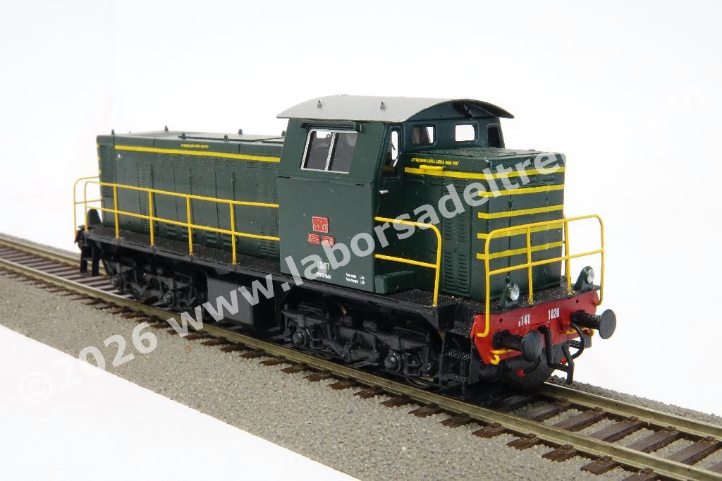 Locomotiva diesel FS D141 1020, livrea verde con filetti gialli, mancorrenti gialli senza battipiede, telaio nero, epoca IV/V - Realizzazione in ottone su base Linea Model - Serie limitata