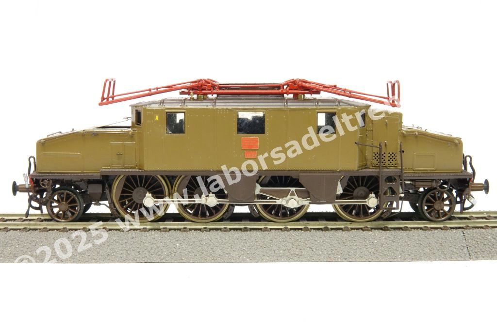 Loco elettrica trifase E 431 037 delle FS, livrea castano/isabella, ep. II/III - realizzazione in ottone