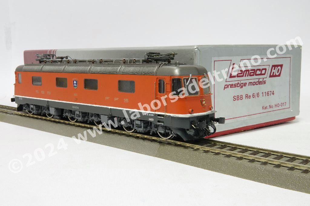 Locomotiva elettrica SBB Re 6/6 11674 'Murgenthal', fanali tondi, livrea rossa, epoca IV/V