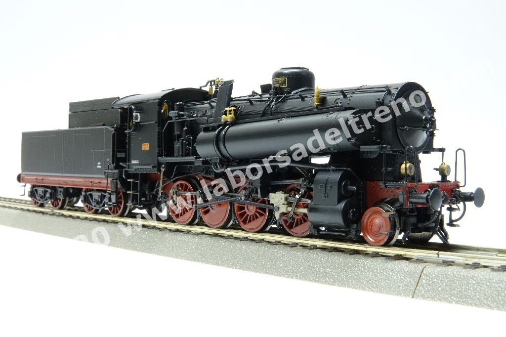 Locomotiva a vapore FS Gr 743 390, fanali elettrici, tender a carrelli, epoca III/IV