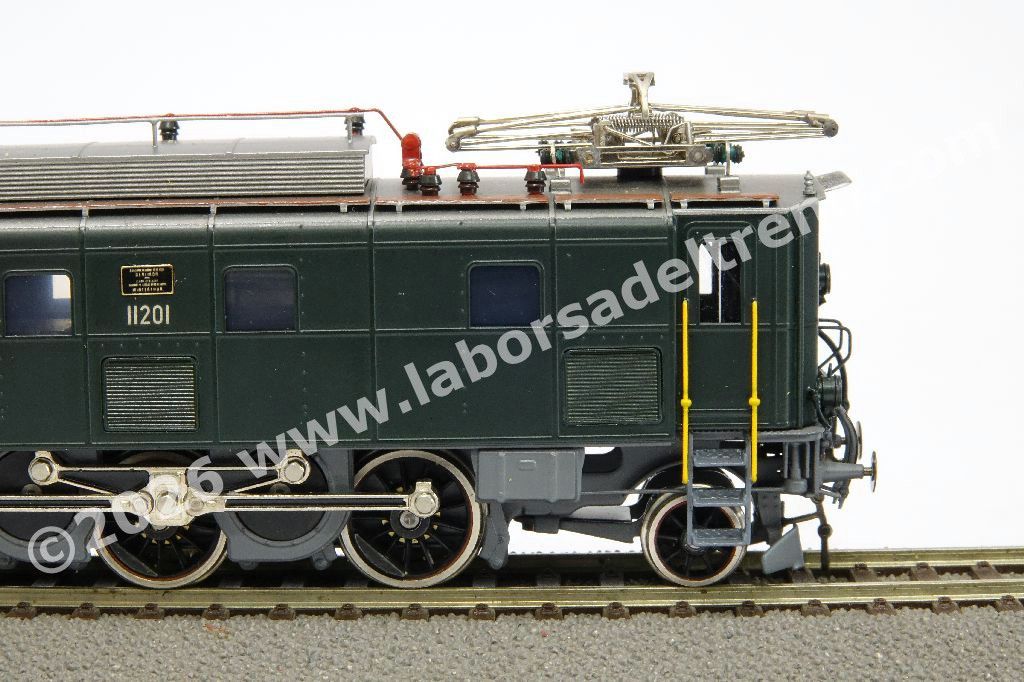 Loco elettrica Be 3/5 delle SBB, livrea verde, ep. II/III