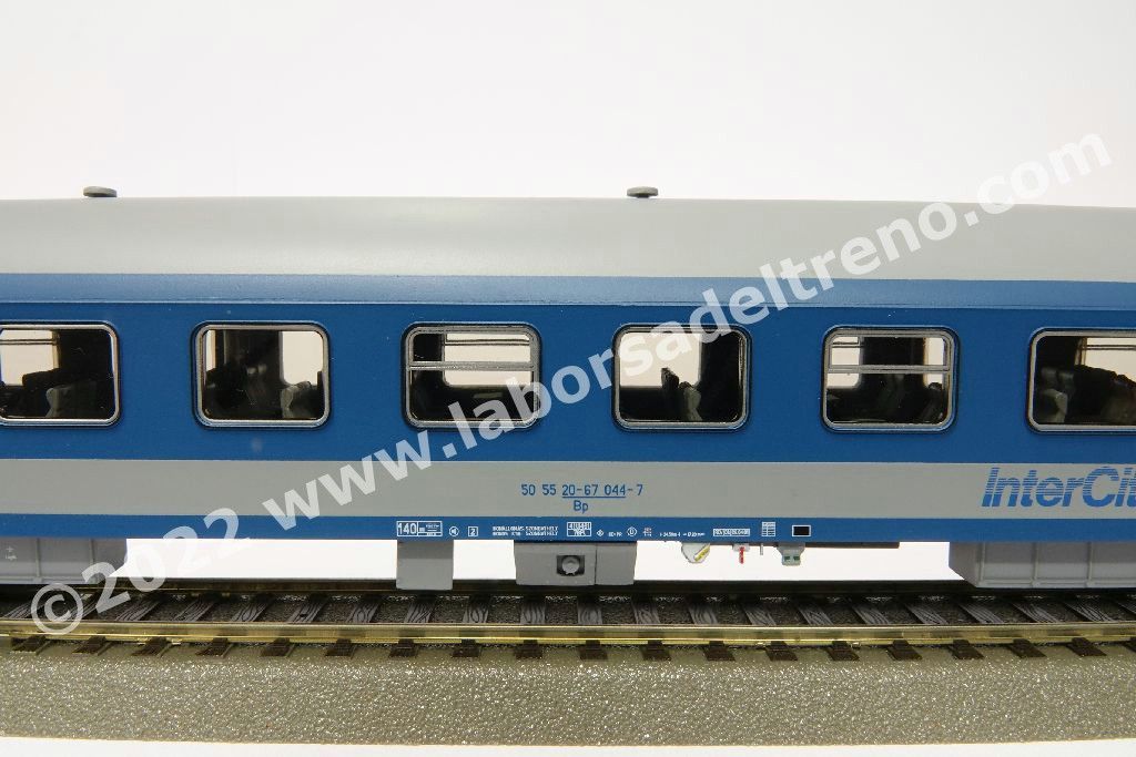 Set Intercity MAV, con una 1a cl. Apee, una 2a cl. Bpee e una ristorante tipo Bautzen, livrea IC, ep. V/VI