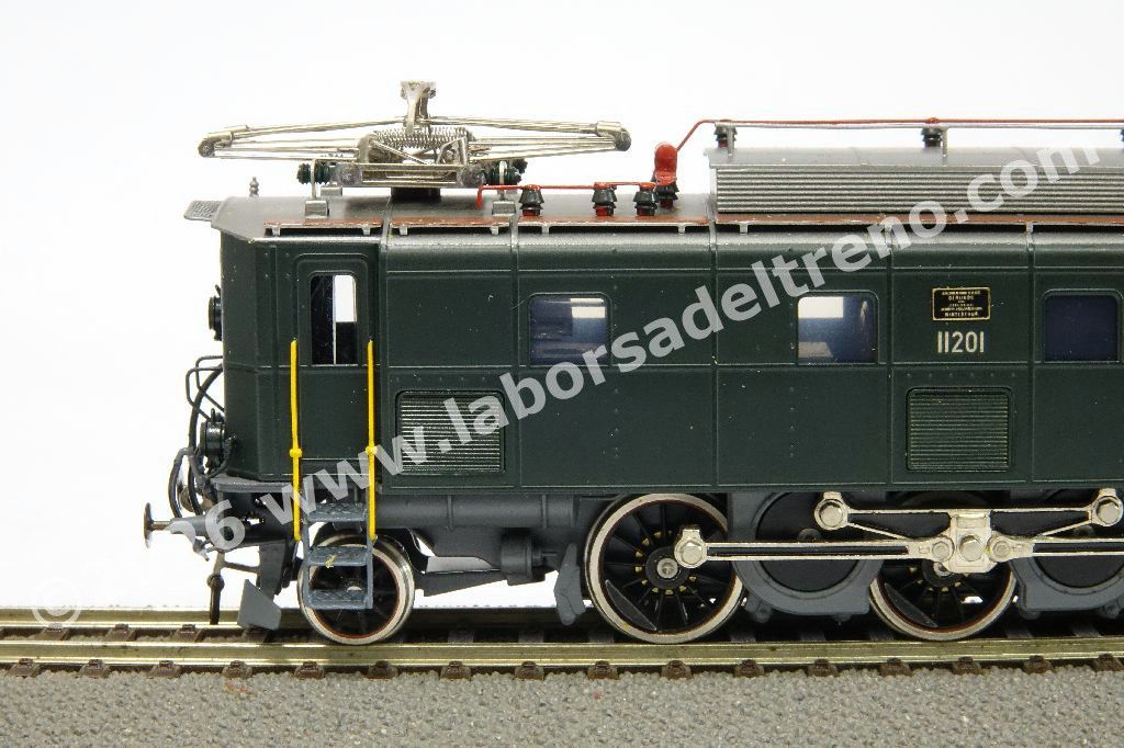 Loco elettrica Be 3/5 delle SBB, livrea verde, ep. II/III