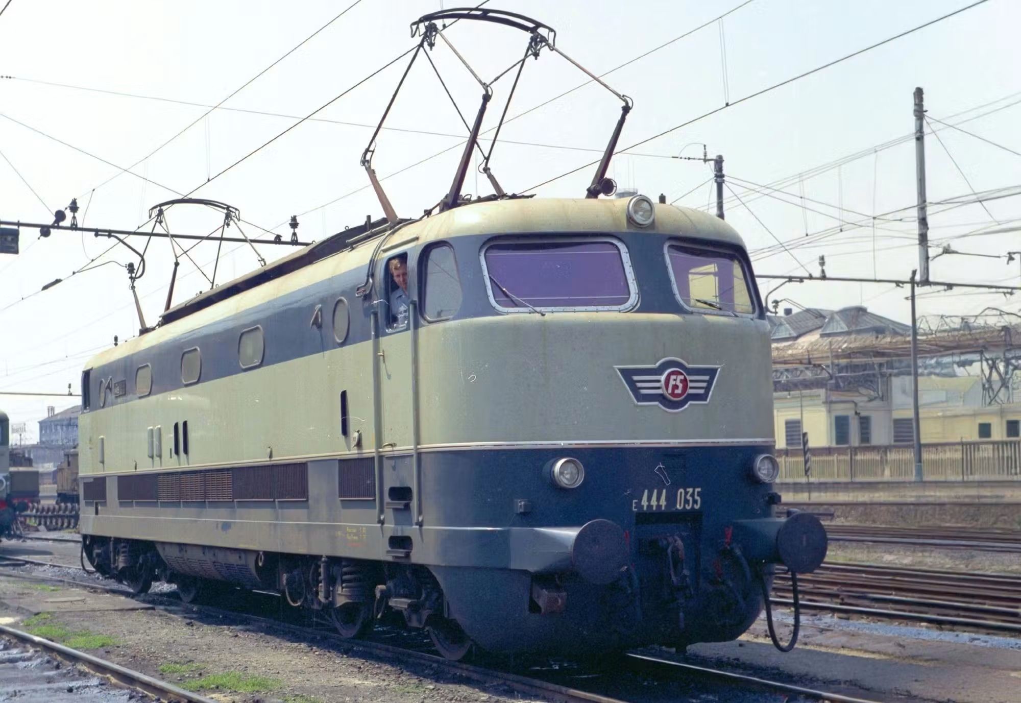 Locomotiva elettrica FS E 444 di 2° Serie, livrea blu/grigio con baffo blu e modanature, epoca IV - Digital Sound