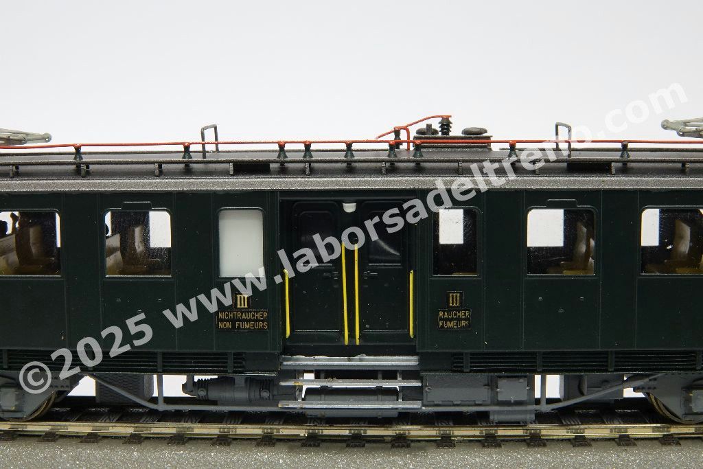 Elettromotrice Ce 4/6 delle SBB, livrea verde abete, logo a scudo, ep. III