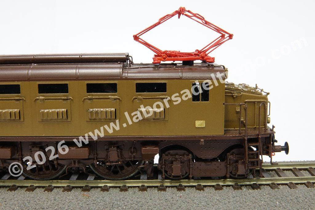 locomotiva elettrica FS, E 326 012, livrea castano/isabella, epoca III