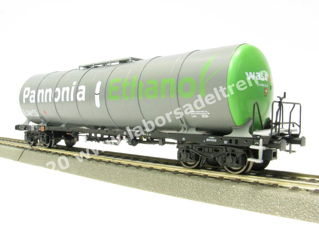 Cisterna a carrelli CZ Wascosa tipo Zacns 98 della ditta 'Pannonia Ethanol', livrea grigia con frontali verdi, epoca VI - Esclusiva per Pi.R.A.T.A.
