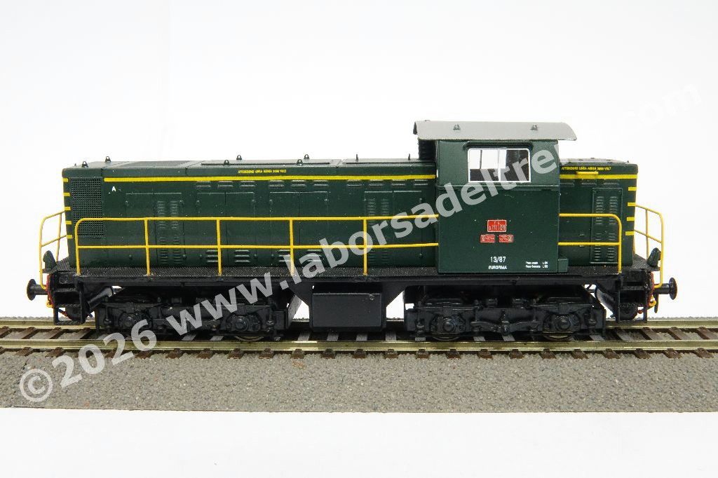 Locomotiva diesel FS D141 1020, livrea verde con filetti gialli, mancorrenti gialli senza battipiede, telaio nero, epoca IV/V - Realizzazione in ottone su base Linea Model - Serie limitata