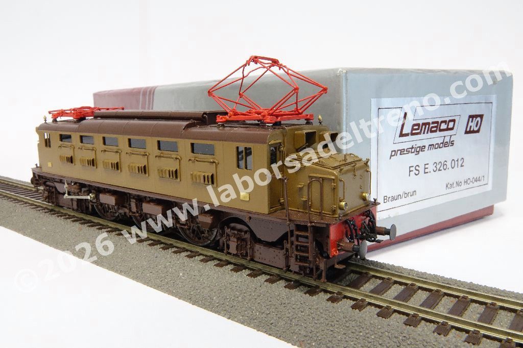 locomotiva elettrica FS, E 326 012, livrea castano/isabella, epoca III