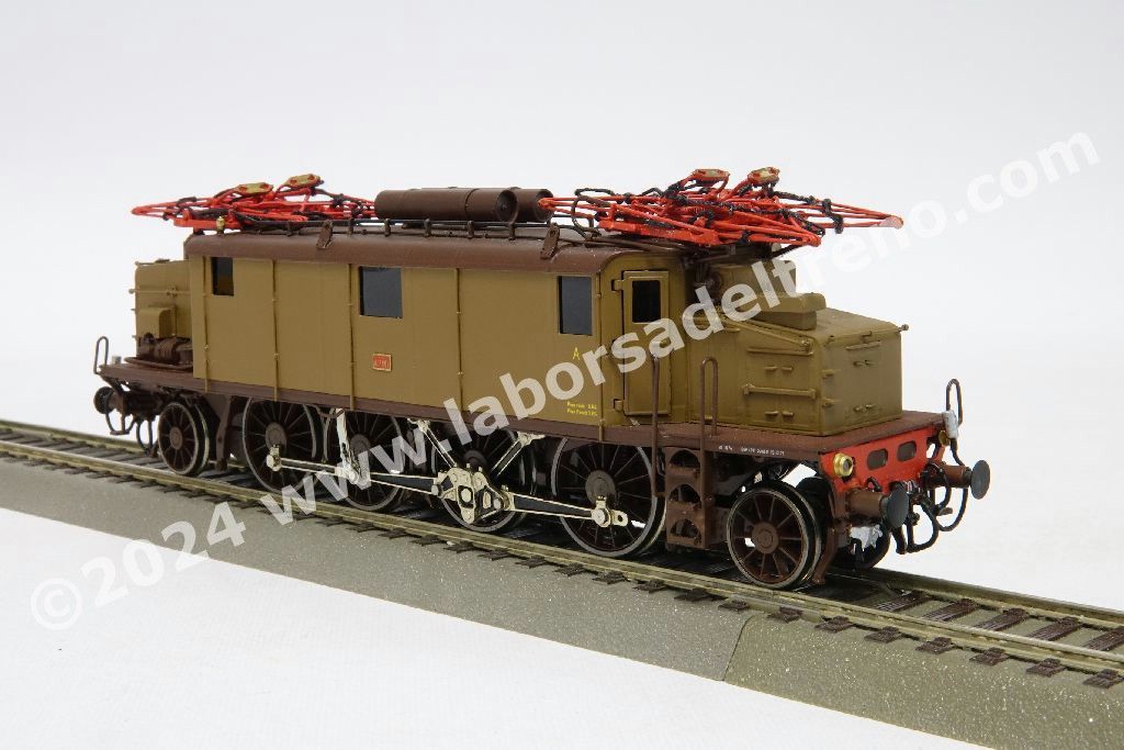Locomotiva elettrica trifase FS E 432 001, livrea castano isabella, epoca III