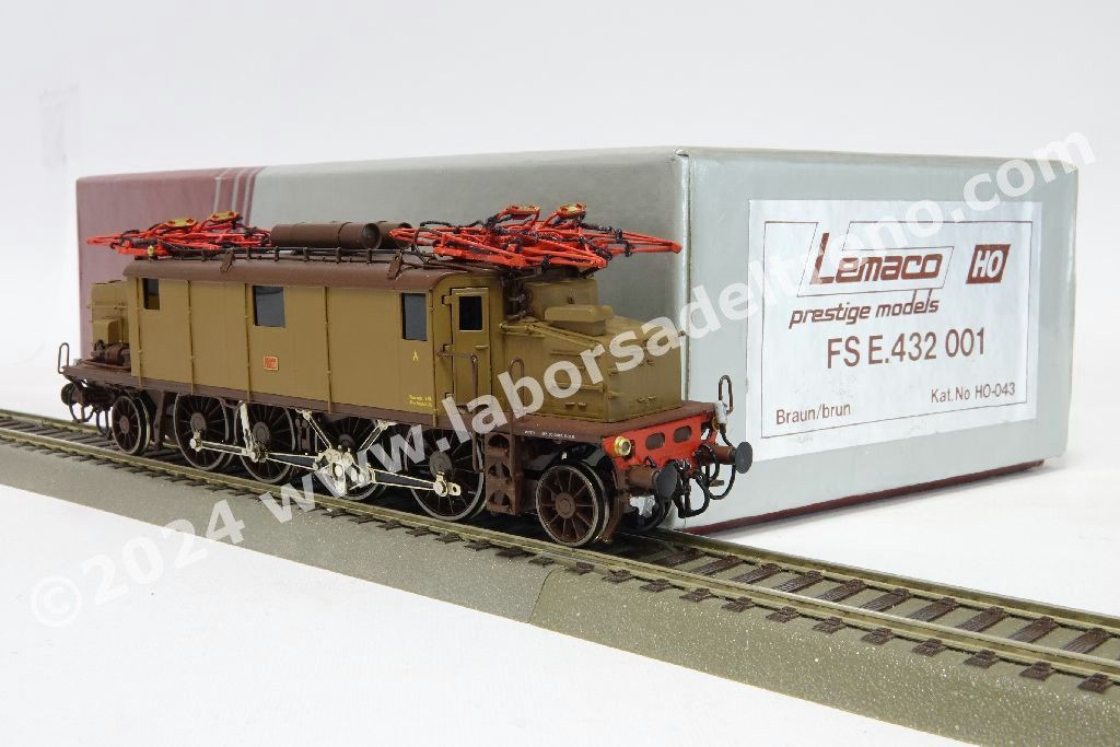 Locomotiva elettrica trifase FS E 432 001, livrea castano isabella, epoca III