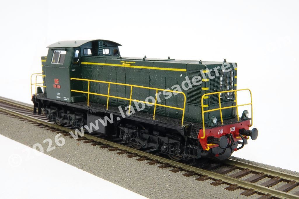 Locomotiva diesel FS D141 1020, livrea verde con filetti gialli, mancorrenti gialli senza battipiede, telaio nero, epoca IV/V - Realizzazione in ottone su base Linea Model - Serie limitata