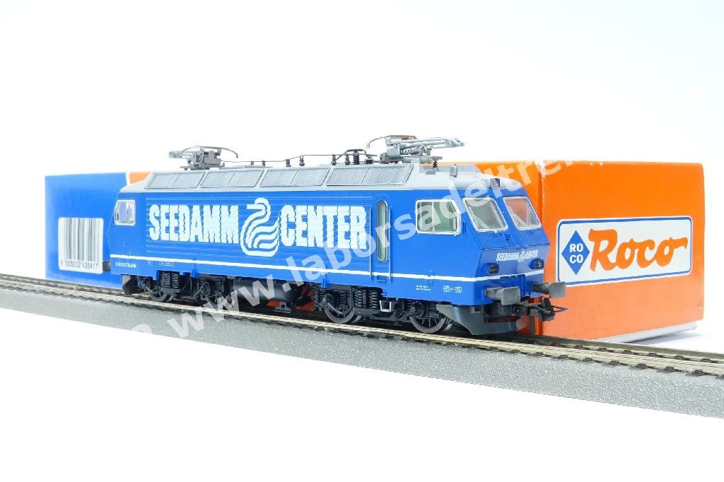 Loco el. E 446 446 della Sudostbahn (ex Re 4/4 IV SBB), livrea blu  'Seedamm Center' ep. V