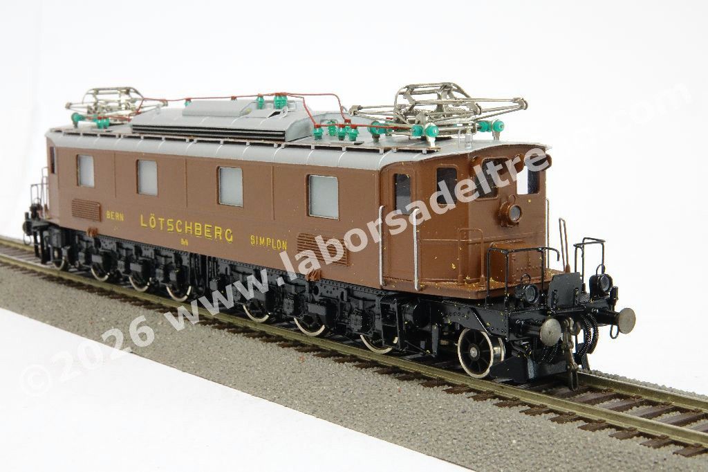 Locomotiva elettrica BLS Be 6/8 201 costruzione Breda, stato di origine con livrea marrone, con avancorpi, ep. II