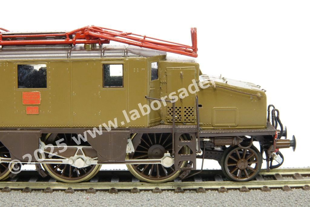 Loco elettrica trifase E 431 037 delle FS, livrea castano/isabella, ep. II/III - realizzazione in ottone