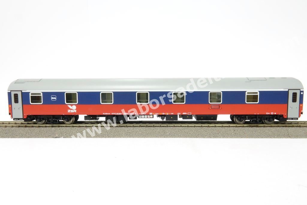 Carrozza letti tipo WABmvee delle Ferrovie Slovacche ZSR , livrea rosso/blu, ep. V