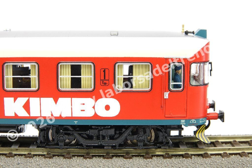 Automotrice diesel FS Aln 668 serie 3000, livrea pubblicitaria Kimbo rossa, ep. V