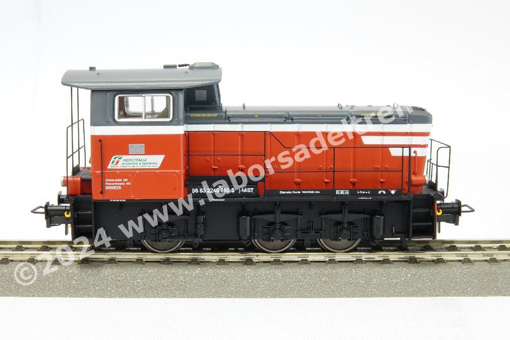 Locomotiva diesel da manovra FS Mercitalia Shunting & Terminal D 245, livrea rosso/grigio con fasci bianca, logo Mercitalia, epoca VI - Digital Sound