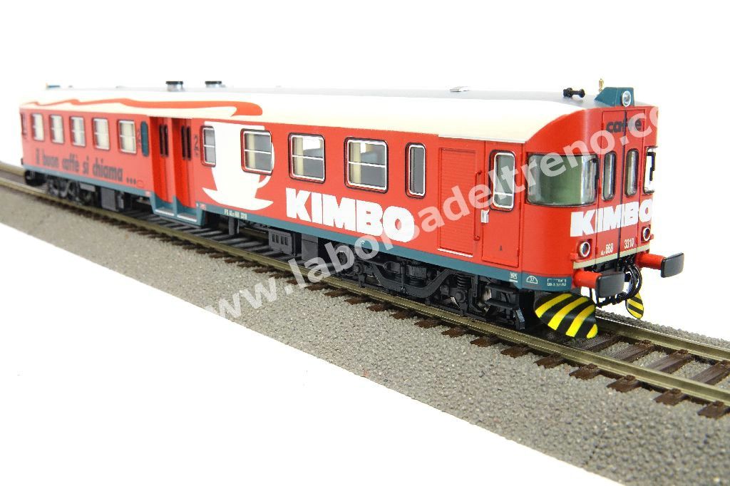 Automotrice diesel FS Aln 668 serie 3000, livrea pubblicitaria Kimbo rossa, ep. V