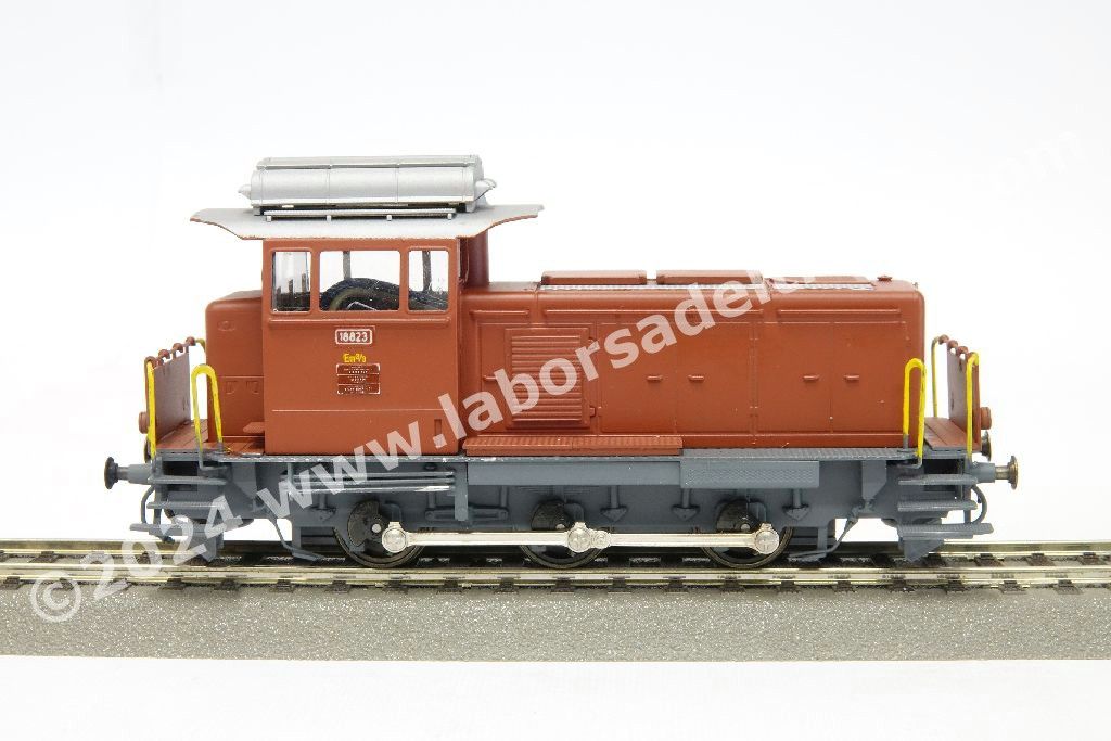 Locomotiva diesel da manovra Em 3/3 delle SBB, livrea marrone, ep. III/IV