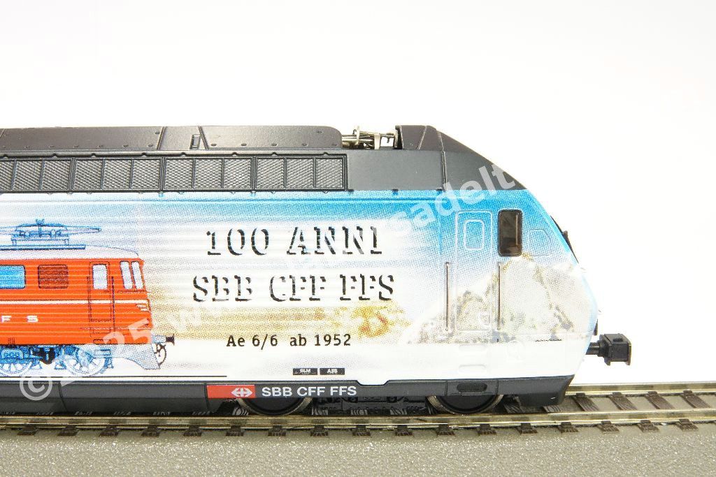 Loco el. Re 460 028 delle SBB, livrea commemorativa '100 anni SBB' con Ae 6/6 e Ae 4/7, ep. V - serie speciale 2002