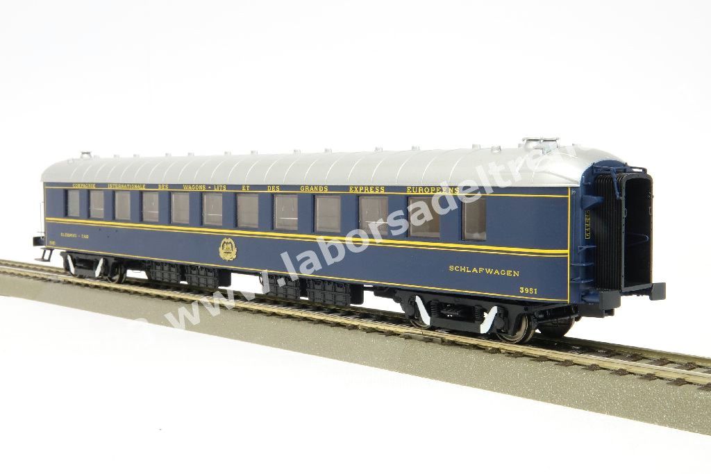 Carrozza letti CIWL tipo Ub, livrea di origine blu con ghirlanda d orata, epoca III