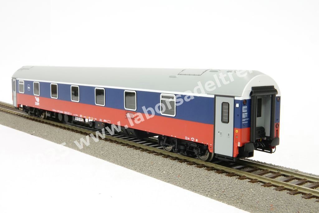 Carrozza letti tipo WABmvee delle Ferrovie Slovacche ZSR , livrea rosso/blu, ep. V