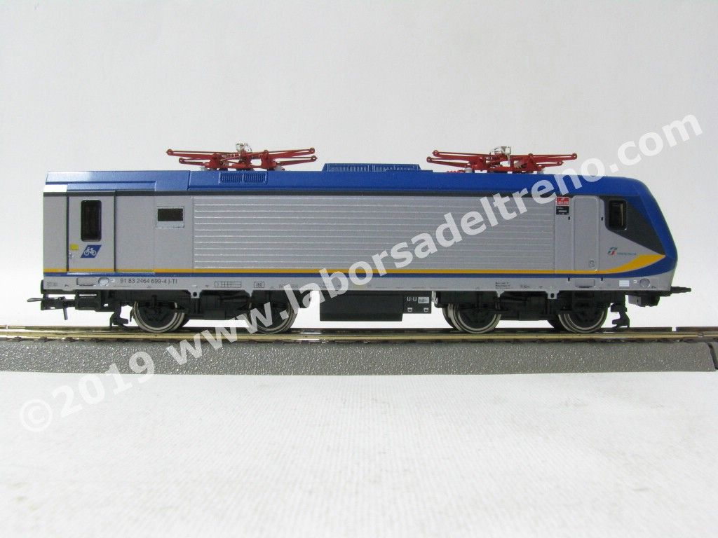 Loco el. E 464 699 delle FS, livrea  regionale Jazz, logo Trenitalia nuovo, ep. VI