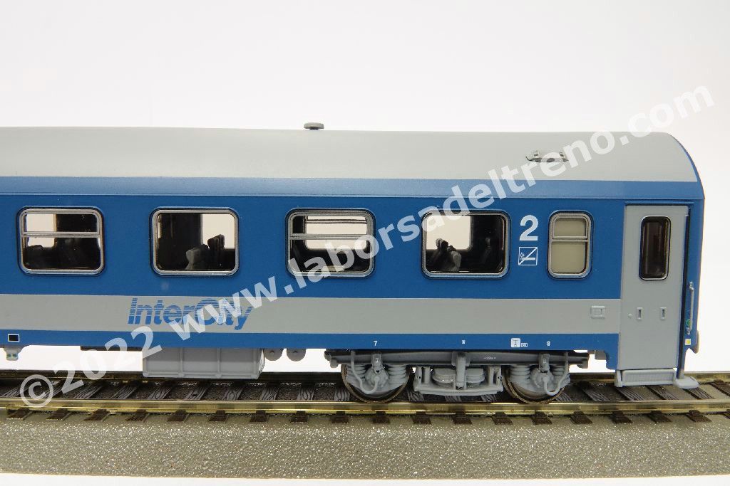 Set Intercity MAV, con una 1a cl. Apee, una 2a cl. Bpee e una ristorante tipo Bautzen, livrea IC, ep. V/VI