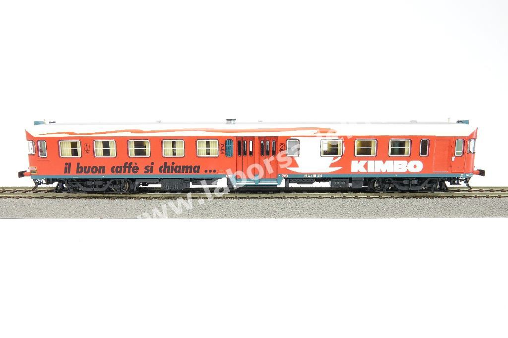 Automotrice diesel FS Aln 668 serie 3000, livrea pubblicitaria Kimbo rossa, ep. V