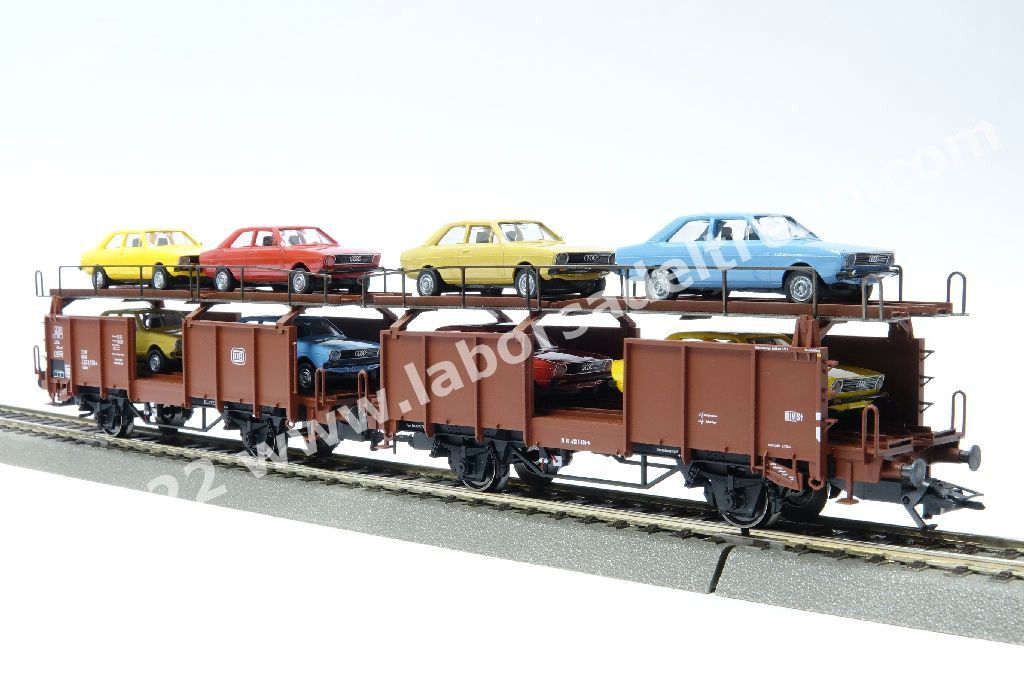 Convoglio merci SBB composto da un carro Eaos, un carro chiuso, un carro refrigerato e uno trasporto auto con carico, epoca IV - Insider Club 2018