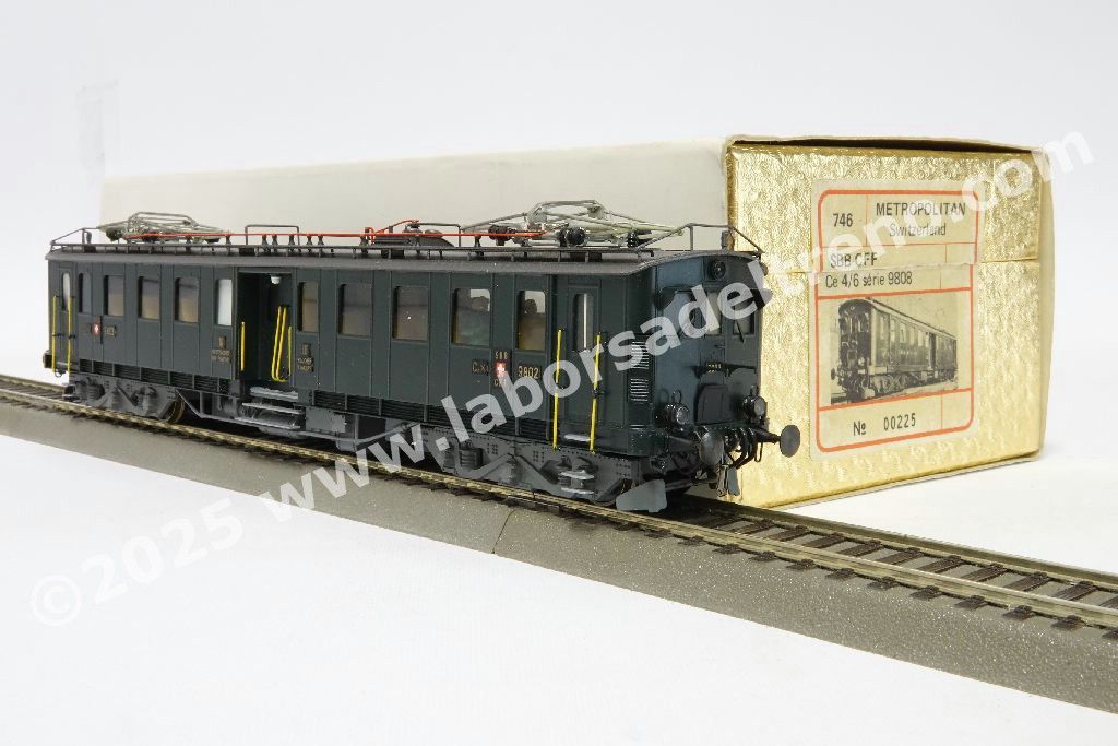Elettromotrice Ce 4/6 delle SBB, livrea verde abete, logo a scudo, ep. III