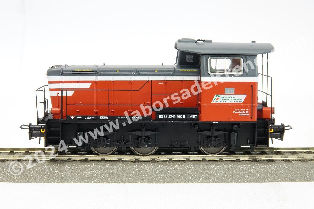 Locomotiva diesel da manovra FS Mercitalia Shunting & Terminal D 245, livrea rosso/grigio con fasci bianca, logo Mercitalia, epoca VI - Digital Sound