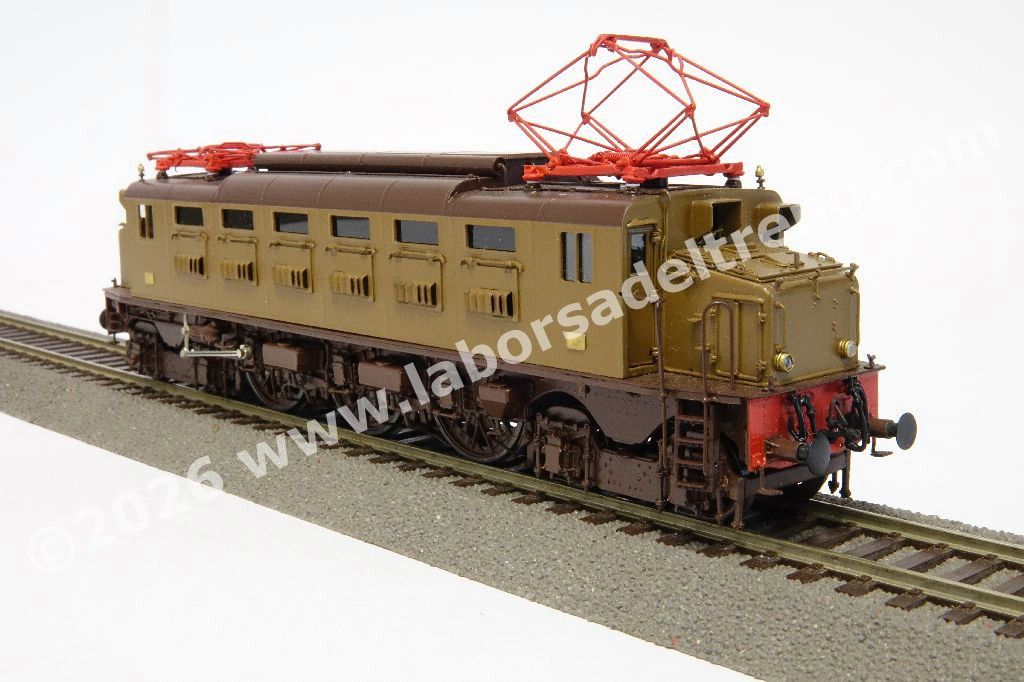 locomotiva elettrica FS, E 326 012, livrea castano/isabella, epoca III