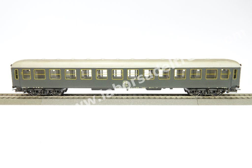 Carrozza passeggeri FS, tipo X Bz 25500, logo a televisore, livrea grigio ardesia, epoca III/IV