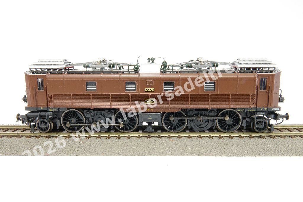 Loco el. Be 4/6 delle SBB, livrea marrone, ep. II/III