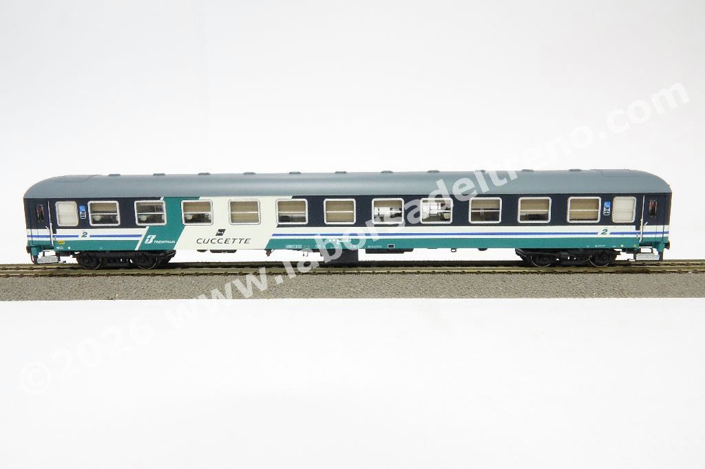 Set 2 'Treno Notturno' FS Trenitalia composto da una cuccetta tipo X 1975 careanta di 2° cl.  e una cuccetta tipo X 1968 senza carenatura di 2° cl., livrea XMPR, logo Trenitalia, ep. V/VI