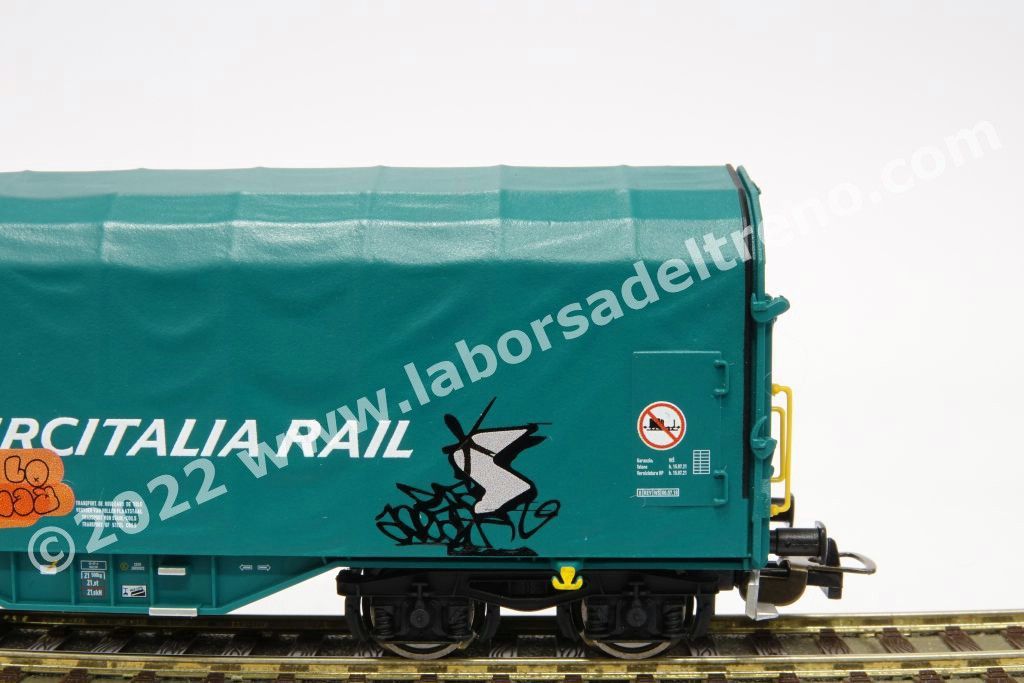 Coppia carri telonati trasporto coils FS Mercitalia Rail tipo Shimmns, livrea verde con graffiti, epoca VI