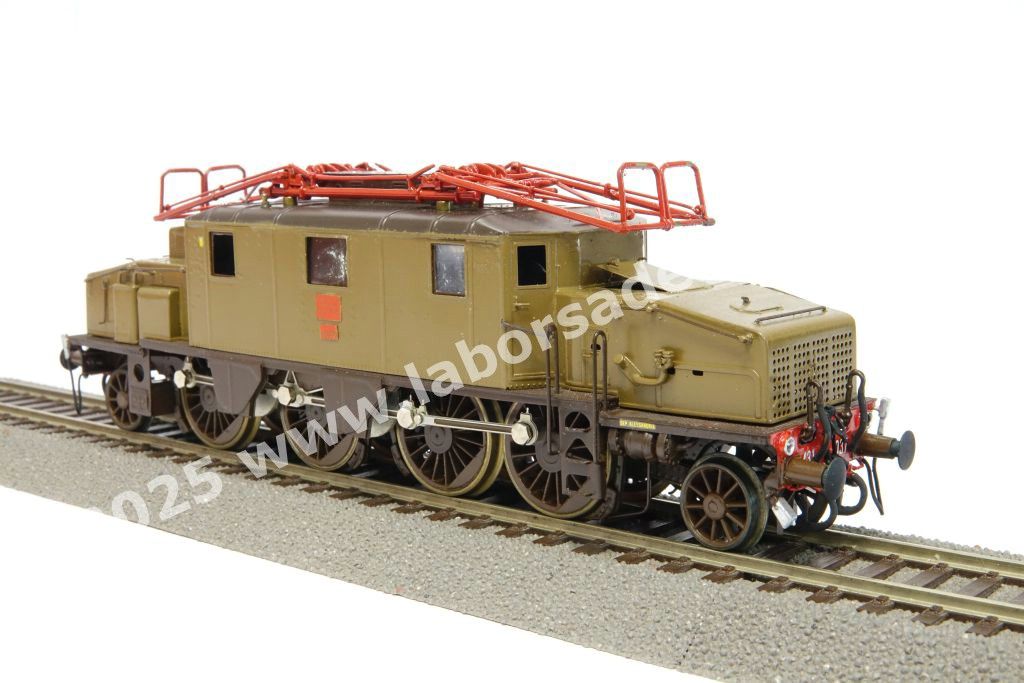Loco elettrica trifase E 431 037 delle FS, livrea castano/isabella, ep. II/III - realizzazione in ottone