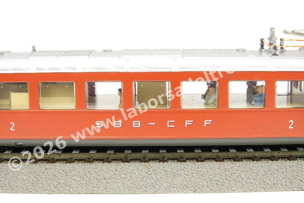 Elettromotrice Rbe 2/4 1004 Roter Pfeil delle SBB, livrea rossa, ep. III - con ill.ne interna e personaggi