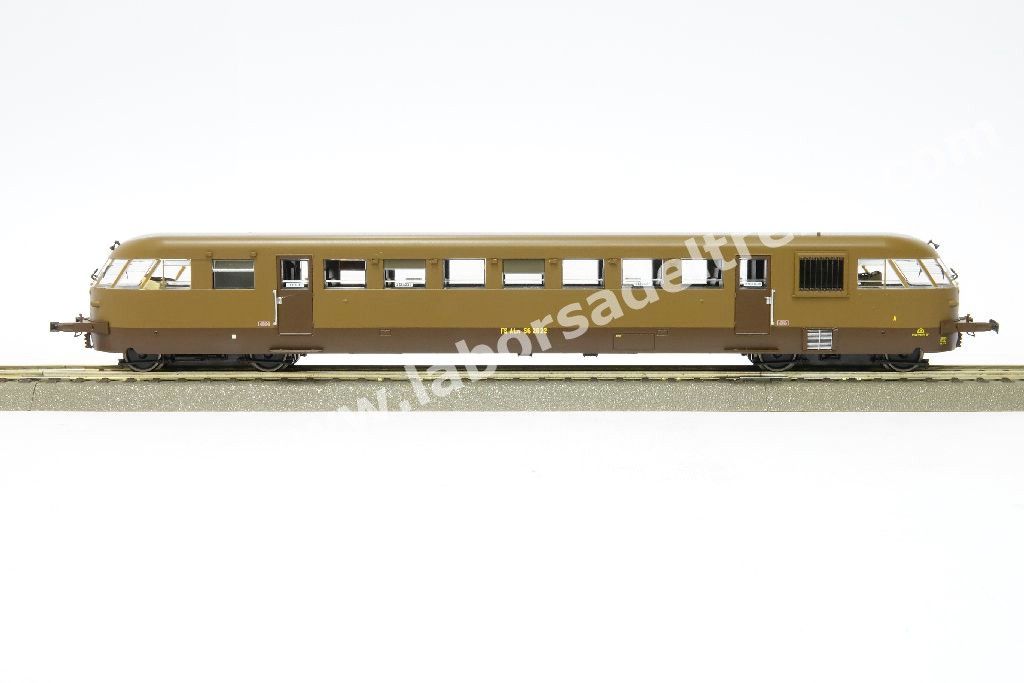 Automotrice Aln 56 2022 delle FS, livrea castano/isabella, ep. III/IV - Ill. interna