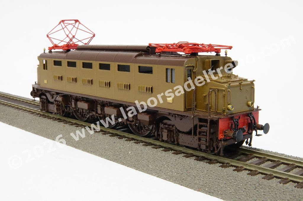 locomotiva elettrica FS, E 326 012, livrea castano/isabella, epoca III