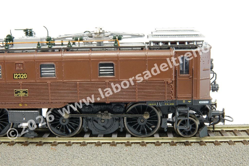 Loco el. Be 4/6 delle SBB, livrea marrone, ep. II/III