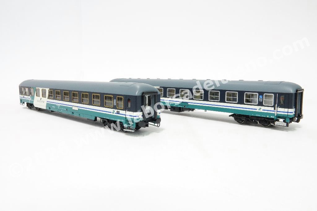 Set 2 'Treno Notturno' FS Trenitalia composto da una cuccetta tipo X 1975 careanta di 2° cl.  e una cuccetta tipo X 1968 senza carenatura di 2° cl., livrea XMPR, logo Trenitalia, ep. V/VI