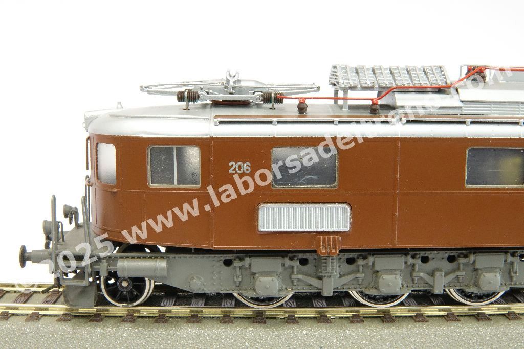 Loco elettrica Ae 6/8 della BLS, livrea marrone, ep. III/IV - realizzazione in ottone