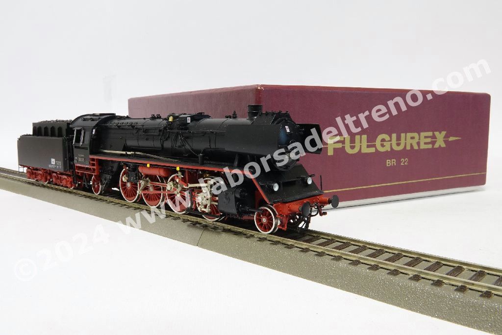 Locomotiva a vapore DR Br 22 028 Reko, tender a carbone, parafumi Witte, epoca III