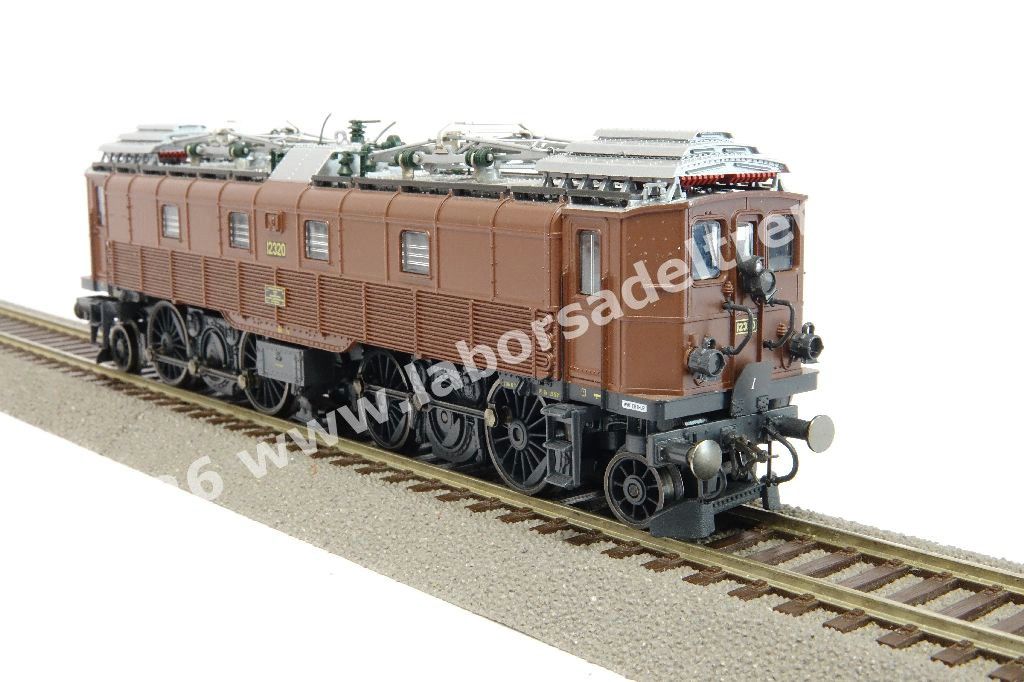 Loco el. Be 4/6 delle SBB, livrea marrone, ep. II/III
